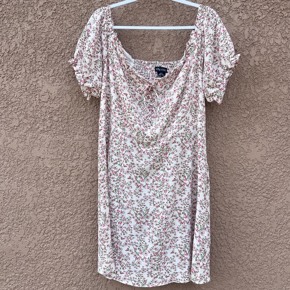 City‎ Chic Floral Print Dress - Picture 1 of 13